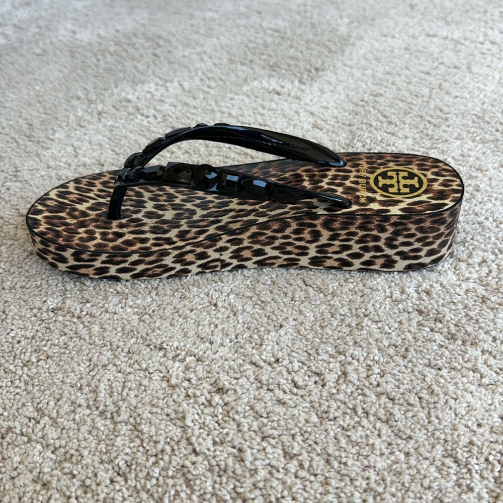 Tory Burch rubber leopard wedge sandals with black “jewel” stones. - Picture 8 of 9
